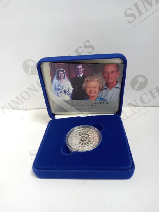 QUEENS DIAMOND WEDDING COMMEMORATIVE FIVE POUND COIN