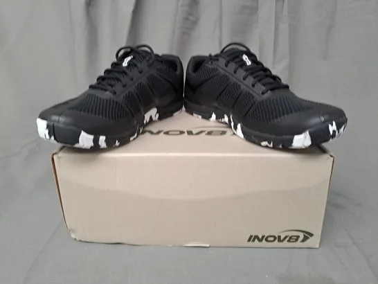 BOXED PAIR OF INOV8 F-LITE 235 V3 SHOES IN BLACK UK SIZE 7.5