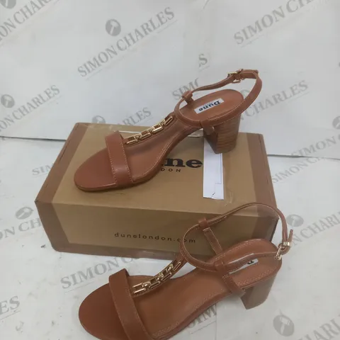 BOXED DUNE LONDON HEELS TAN SIZE 5