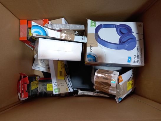 LOT OF APPROXIMATELY 20 ELECTRICAL ITEMS TO INCLUDE BIG BUTTON CORDED PHONE, WIRELESS HEADPHONES, CHARGING CABLES ETC