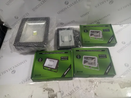 5 ASSORTED DELTECH LIGHTINGS TO JNCLUDE SLIML;INE LED FLOODLIGHT, AND UNBOXED FLOODLIGHT 