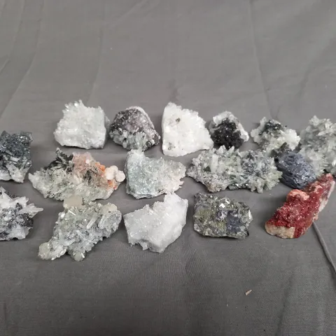 BOX OF ASSORTED MINERALS AND CRYSTALS