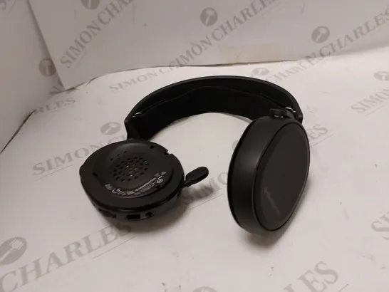 STEELSERIES ARCTIS 3 - ALL-PLATFORM GAMING HEADSET 