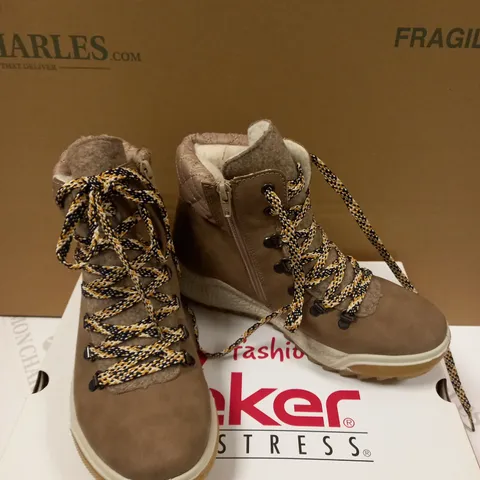 RIEKER WATER RESISTANT LACE UP BOOT SIZE 5