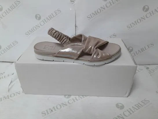 MODA IN PELLE NASELLIE SILVER METALLIC TWISTED UPPER ELASTIC SANDALS SIZE 6 