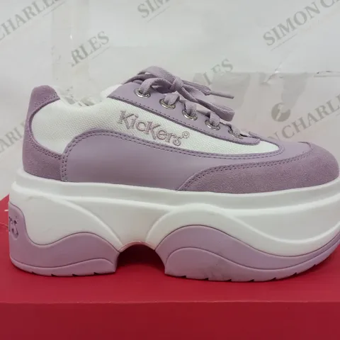 BOXED PAIR OF KICKERS KADE 197 PLATFORM TRAINERS IN LILAC & WHITE - UK 4