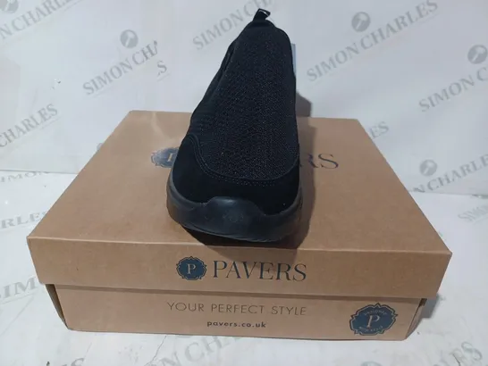 BOXED PAIR OF PAVERS SLIP-ON SHOES IN BLACK UK SIZE 10