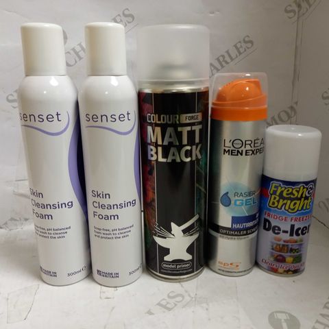 LOT OF APPROXIMATELY 18 AEROSOLS & SPRAYS, TO INCLUDE PRIMER, CLEANSING FOAM, DE-ICER, ETC