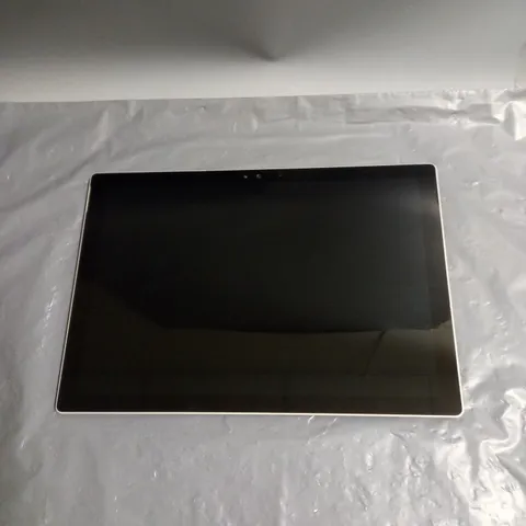 MICROSOFT SURFACE PRO 4 1724 12" IN SILVER
