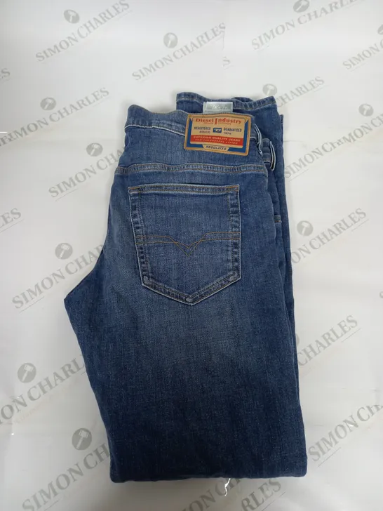 DIESEL INDUSTRY BLUE DENIM JEANS SIZE L