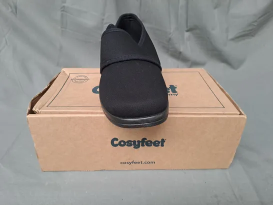 BOXED PAIR OF COSYFEET SLIPPERS IN BLACK UK SIZE 7