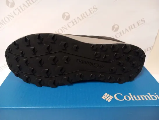 BOXED COLUMBIA WOMEN'S ESCAPE PURSUIT OUTDRY SIZE 8