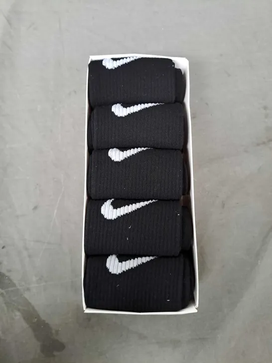 PACK OF 5 NIKE SOCKS - SIZE UNSPECIFIED 