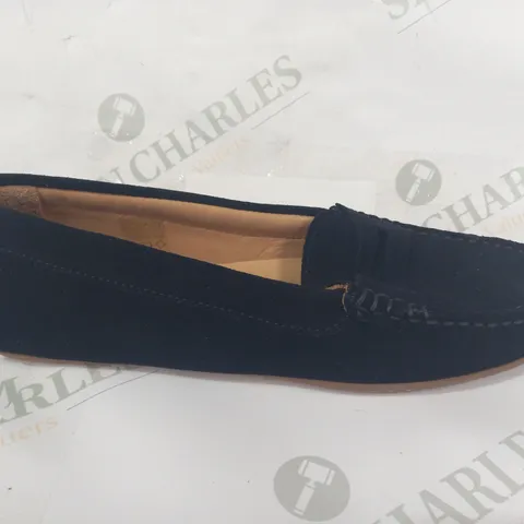 BOXED PAIR OF JONES PENELOPIE SLIP-ON SHOES IN NAVY UK SIZE 3