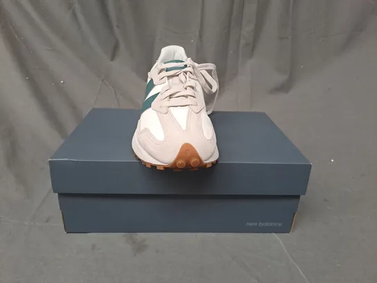 BOXED PAIR OF NEW BALANCE 327 SHOES IN CREAM/GREEN UK SIZE 7