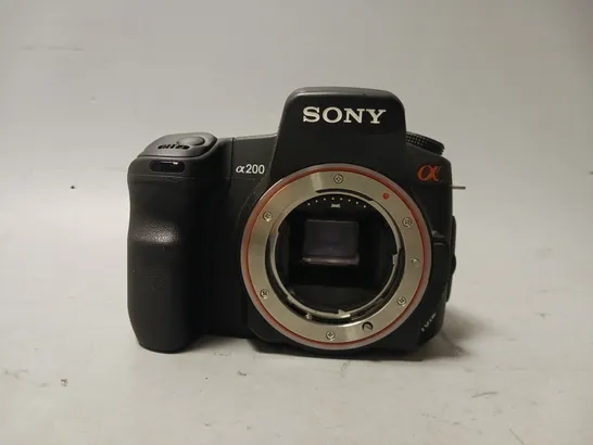 SONY DSLR-A200 CAMERA