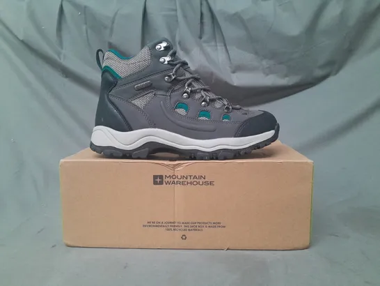 BOXED PAIR OF MOUNTAIN WAREHOUSE ADVENTURER WATERPROOF WALKING BOOTS IN GREY/BLUE UK SIZE 5