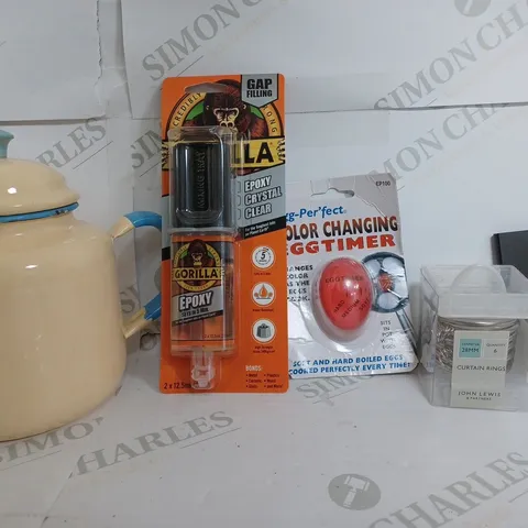 BOX OF APPROXIMATELY 16 ASSORTED ITEMS TO INCLUDE - CURTAIN RINGS - EGG TIMER - GORILLA EPOXY ETC