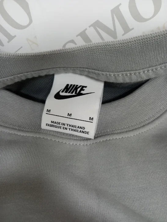 NIKE GREY LOGO JUMPER - MEDIUM 