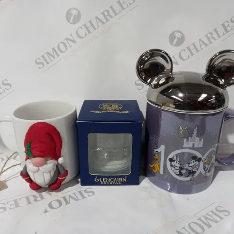 APPROXIMATELY 5 ASSORTED HOUSEHOLD ITEMS TO INCLUDE DISNEY 100 LARGE MUG, RANGERS FOOTBALL CLUB GLASS, ETC