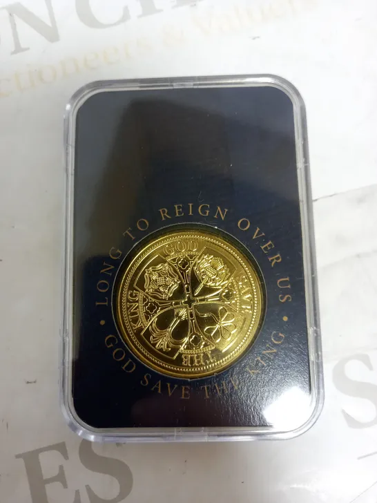 24 CARAT GOLD PLATED QUENTIN PEACOCK LONG TO REIGN OVER US KING CHARLES III COIN