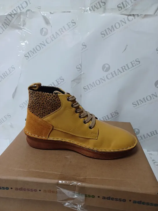 BOXED PAIR OF ADESSO LACE UP SHOES IN YELLOW SIZE 3