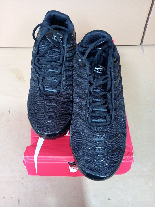 PAIR OF NIKE AIR MAX PLUS UK SIZE 7.5