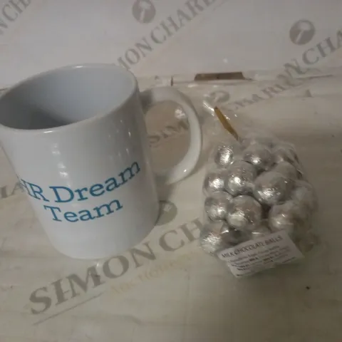 LOT OF 13 PERSONALISED 'HR DREAM TEAM' MUGS