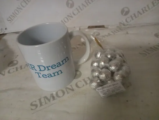 LOT OF 13 PERSONALISED 'HR DREAM TEAM' MUGS