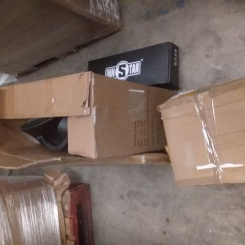LARGE PALLET OF ASSORTED HOMEWARE ITEMS TO INCLUDE DESK CHAIRS, FOLDING CHAIRS, ACRYLIC FRAMES, FITNESS EQUIPMENT ETC