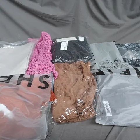 BOX OF ASSORTED CLOTHING ITEMS IN VARIOUS COLOURS, SIZES AND STYLES