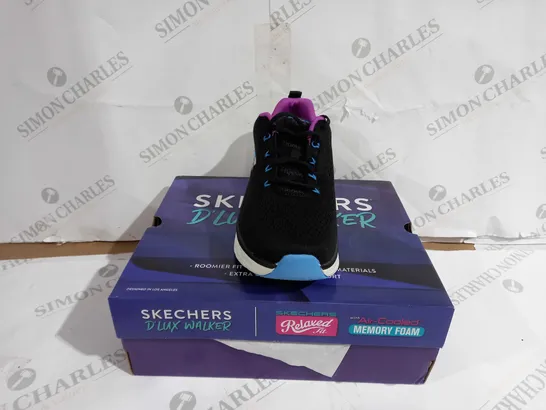 BOXED PAIR OF SKECHERS D'LUX WALKER SHOES BLACK/PURPLE UK SIZE 6