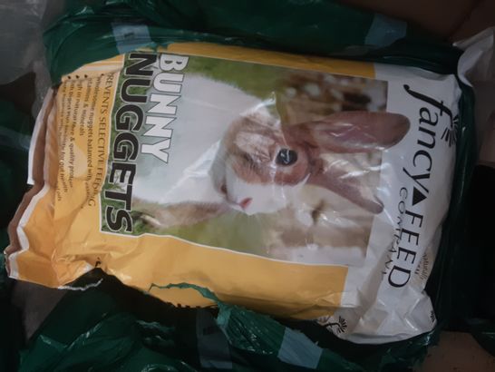 3 BAGS OF ASSORTED ANIMAL FEED TO INCLUDE; FANCY FEED COMPANY BUNNY NUGGETS