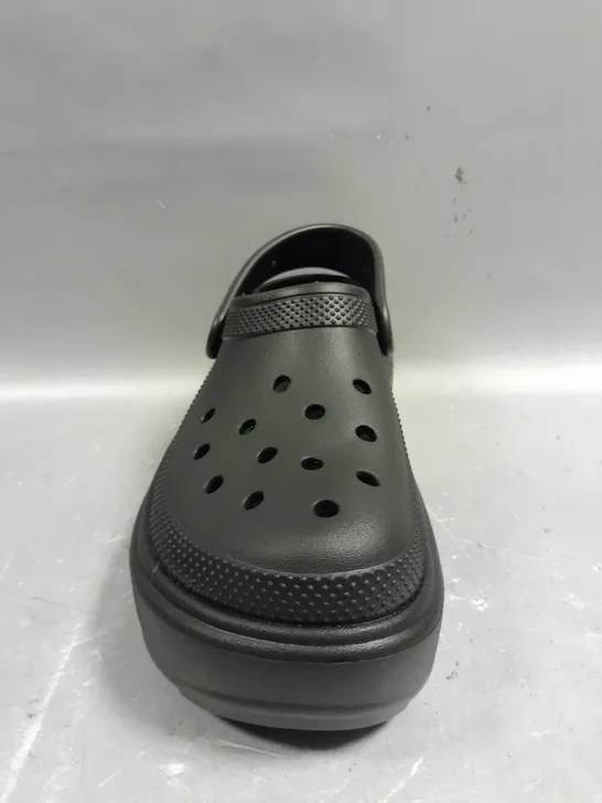 PAIR OF CROCS STOMP CLOGS IN BLACK - 5