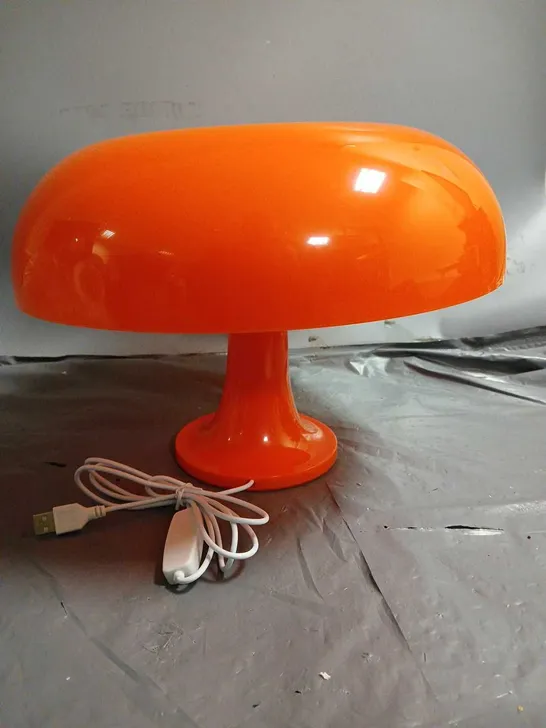 BOXED MUSHROOM TABLE LAMP