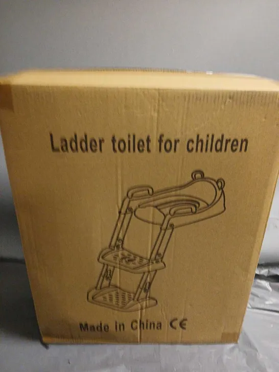 BOXED LADDER TOILET FOR CHILDREN