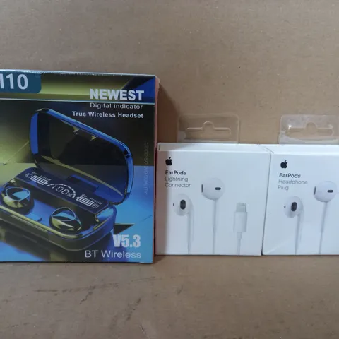 BOX OF APPROX 25 ASSORTED ITEMS TO INCLUDE - M10 WIRELESS EARPHONES , EARPODS WITH HEADPHONE PLUG , EARPODS LIGHTNING CONNECTOR 