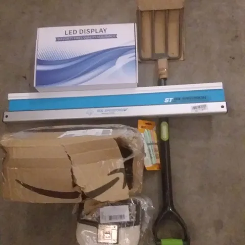 PALLET OF ASSORTED ITEMS INCLUDING PITCHFORK, LED DISPLAY, OX SPEEDSKIM, PURSE, BIC PASTEL PENS, STRAW LIDS 