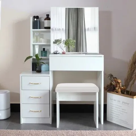 BOXED TRAMPER DRESSING TABLE WITH MIRROR