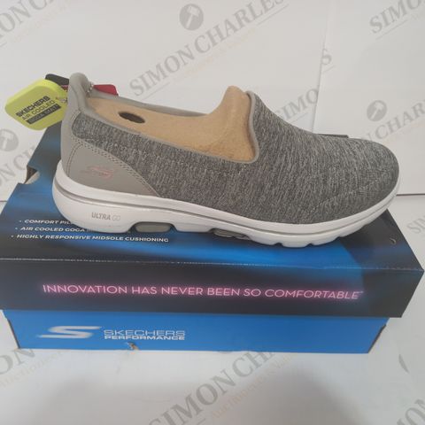 BOXED PAIR OF SKECHERS SHOES IN GREY UK SIZE 4