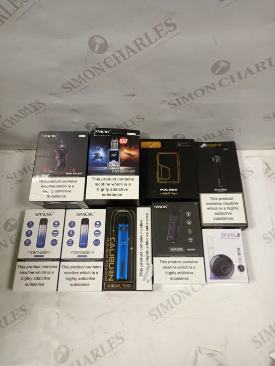 BOX OF APPROXIMATELY 20 ASSORTED E CIGS & ACCESSORIES TO INCLUDE SMOK MAG V8 KIT, VANDY VAPE PULSE 2, VARIOUS COILS ETC 