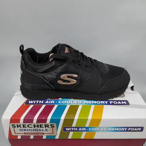 BOXED PAIR OF SKECHERS TRAINERS BLACK SIZE 3