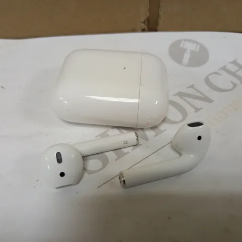APPLE AIRPODS GEN 2 WITH WIRELESS CHARGING CASE
