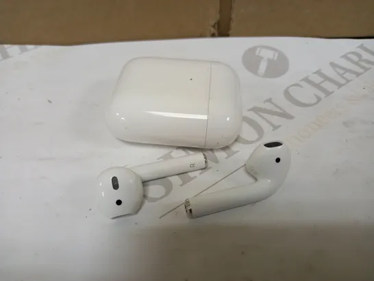 APPLE AIRPODS GEN 2 WITH WIRELESS CHARGING CASE