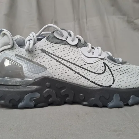 PAIR OF NIKE D/MS/X SHOES IN GREY UK SIZE 10