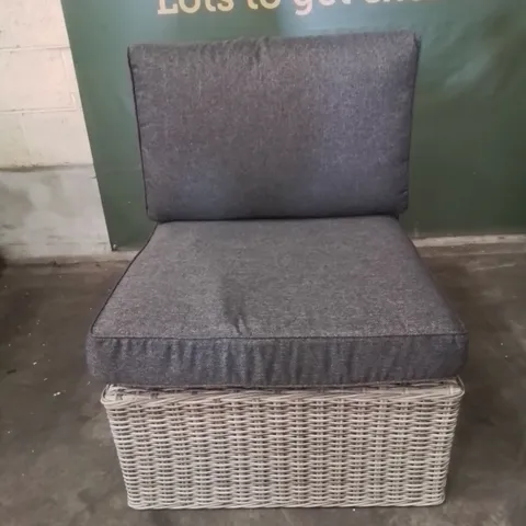 BOXED MIDDLE SEAT SOFA CHAIR IN LIGHT GREY COLOUR