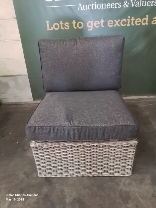 BOXED MIDDLE SEAT SOFA CHAIR IN LIGHT GREY COLOUR