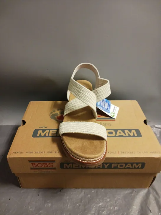 BOB'S FROM SKECHERS WEDGE HEEL SANDALS SIZE 5