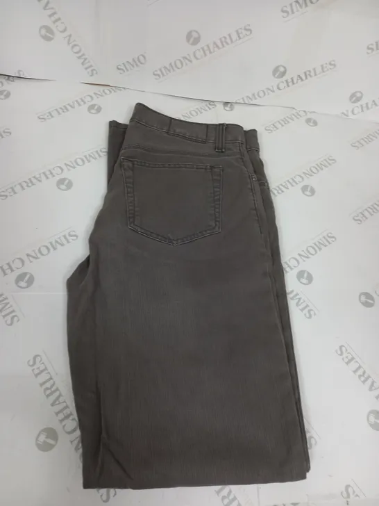 CASUAL GREY DENIM JEANS SIZE 32R