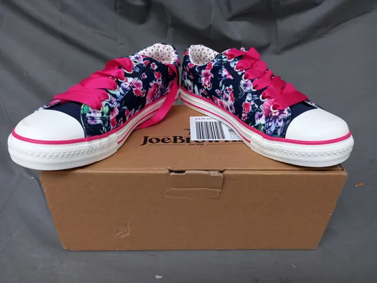 BOXED PAIR OF JOE BROWNS SHOES IN NAVY/PINK FLORAL UK SIZE 5